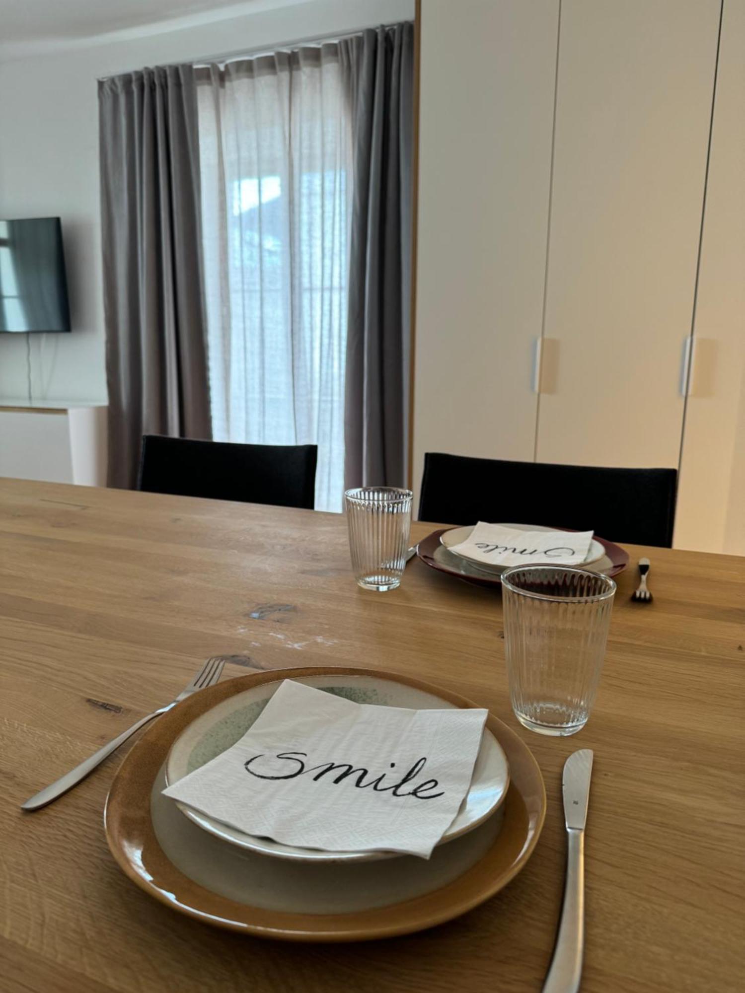 Tittmoning Greenhouse Apartment Am Stadtplatz מראה חיצוני תמונה